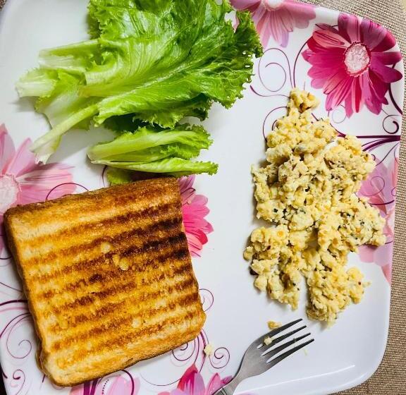 호텔 Merak Cafe & Stay