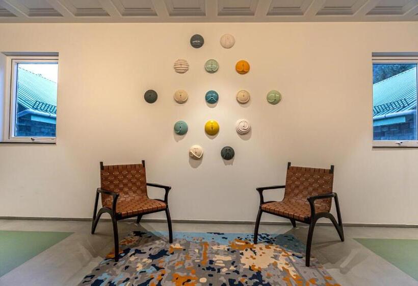 هتل Nivasana Manali   A Luxury Boutique