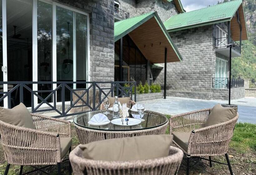 هتل Nivasana Manali   A Luxury Boutique