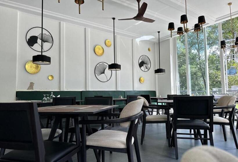 هتل Nivasana Manali   A Luxury Boutique