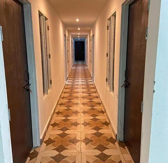 Отель Oyo 81257 Royal Guest House