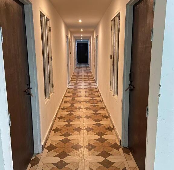 Отель Oyo 81257 Royal Guest House