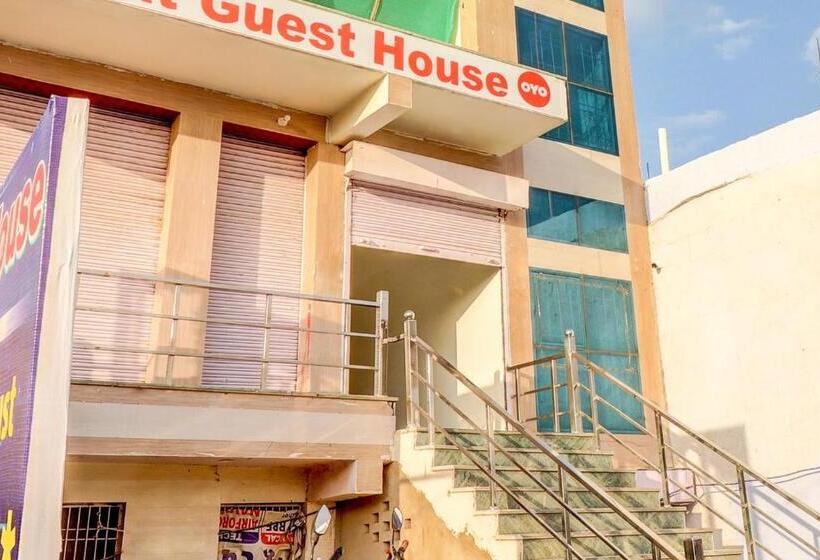 ホテル Oyo 81438 Mannat Guest House