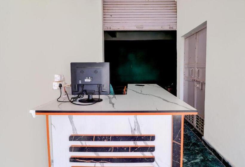 ホテル Oyo 81438 Mannat Guest House