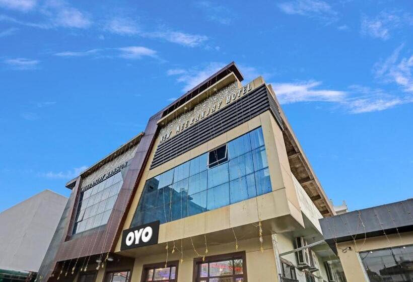 Отель Oyo Flagship 81203 New Meeranjay Mansion