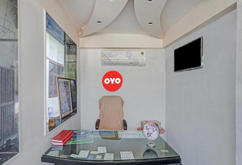 Отель Oyo Flagship 81203 New Meeranjay Mansion