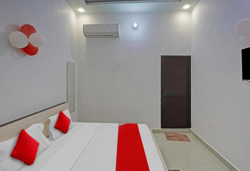 Отель Oyo Flagship 81203 New Meeranjay Mansion