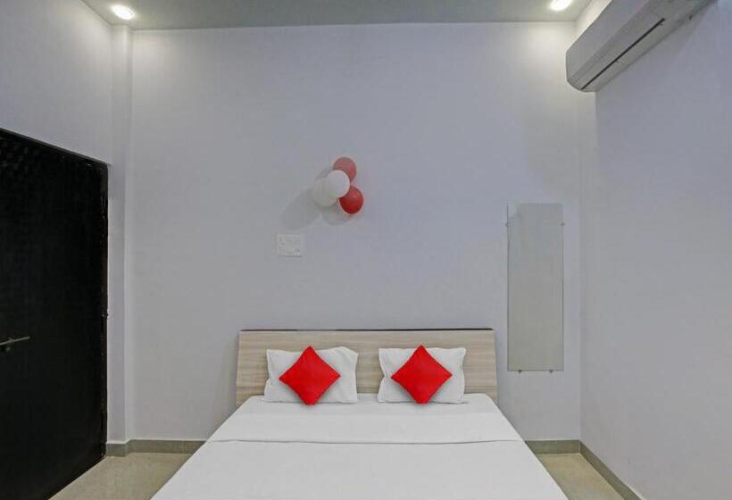 Отель Oyo Flagship 81203 New Meeranjay Mansion