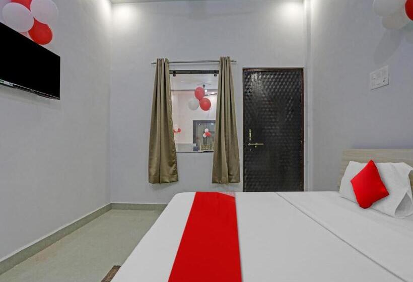 Отель Oyo Flagship 81203 New Meeranjay Mansion