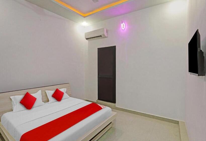 Отель Oyo Flagship 81203 New Meeranjay Mansion