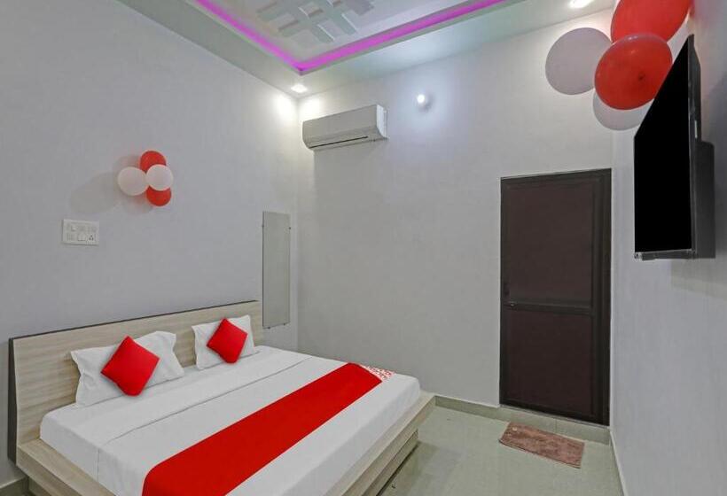 Отель Oyo Flagship 81203 New Meeranjay Mansion