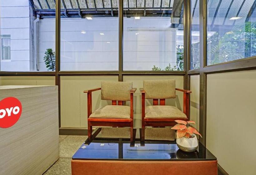 فندق Oyo Flagship 81260 Star Lights