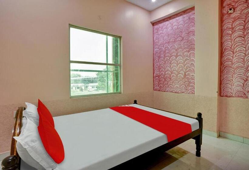 호텔 Oyo Flagship 81277 Om Shanti Aavashiya