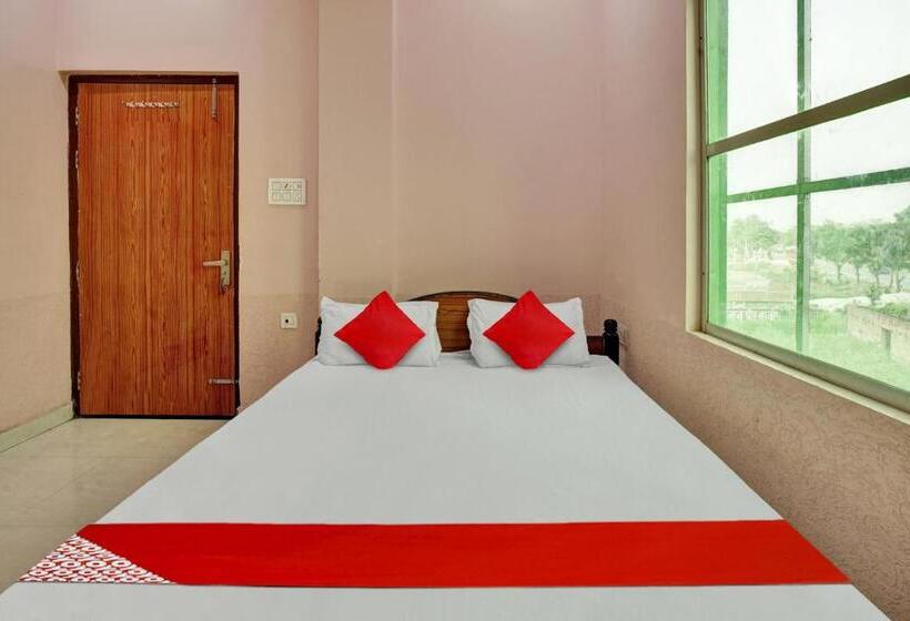 호텔 Oyo Flagship 81277 Om Shanti Aavashiya