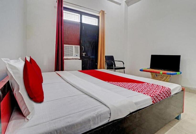 Отель Oyo Flagship 81412 Gayatri Parks