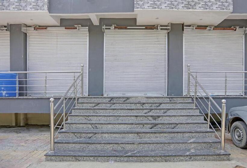 Отель Oyo Flagship Akshay Palace