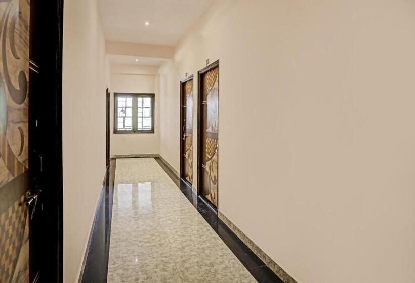 ホテル Oyo Flagship Krishna Galaxy