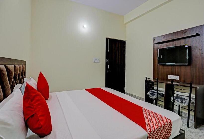 ホテル Oyo Flagship Krishna Galaxy