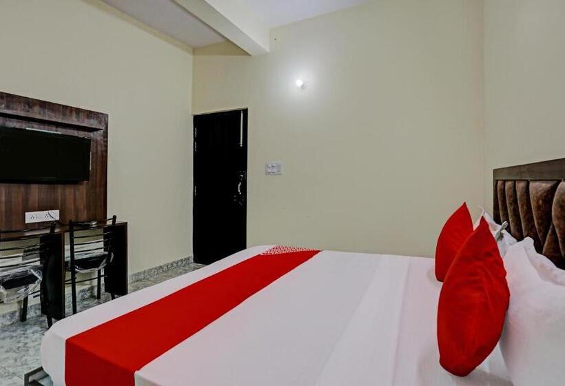 ホテル Oyo Flagship Krishna Galaxy