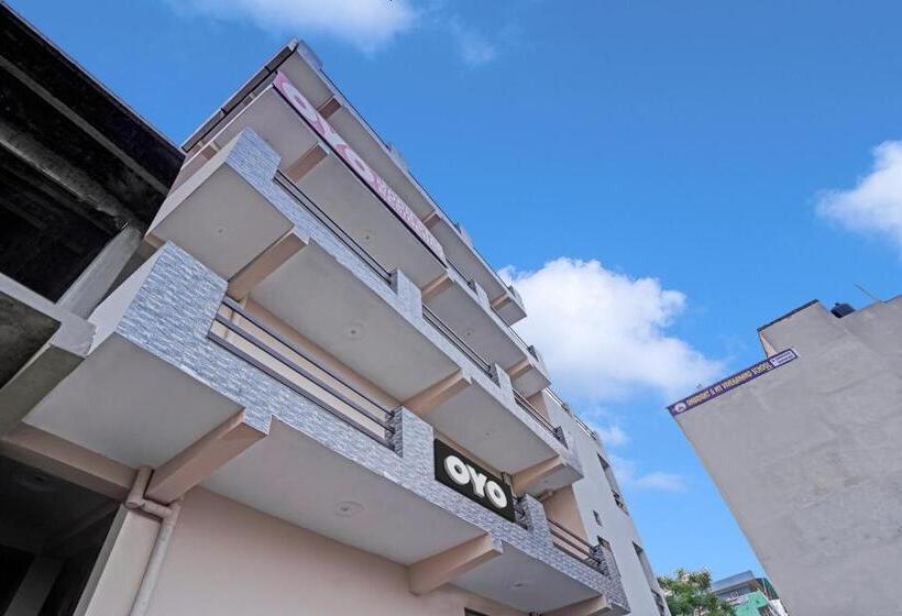 ホテル Oyo Flagship Moon Star Residency