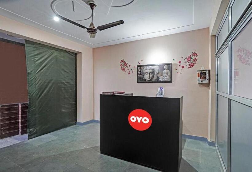 ホテル Oyo Flagship Moon Star Residency