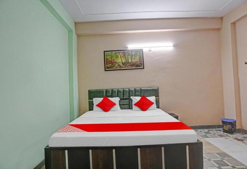 ホテル Oyo Flagship Moon Star Residency