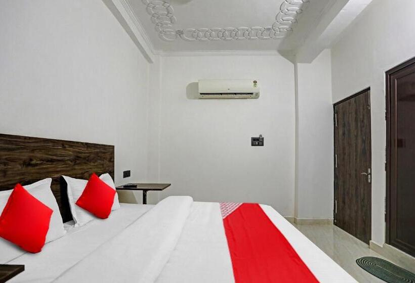 בית מלון כפרי Oyo Flagship Palacio Inn