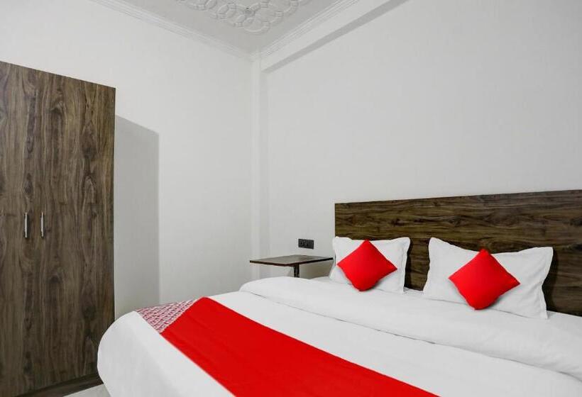 בית מלון כפרי Oyo Flagship Palacio Inn