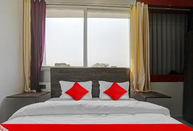 בית מלון כפרי Oyo Flagship Palacio Inn