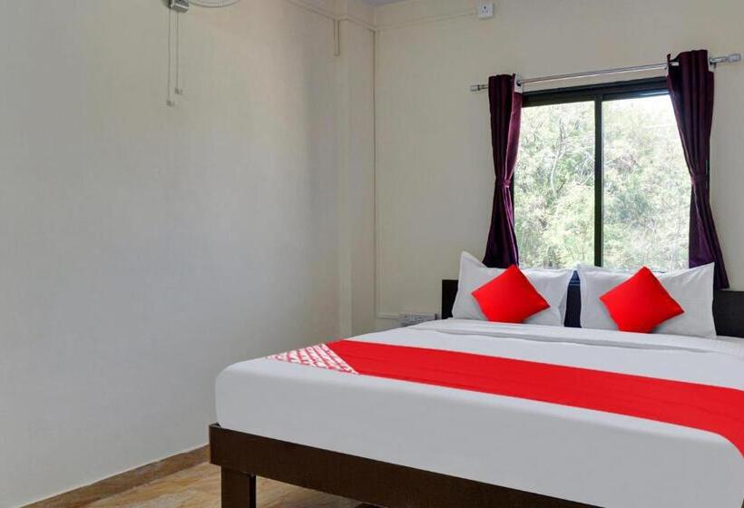 בית מלון כפרי Oyo Flagship Shri Sai Lodging