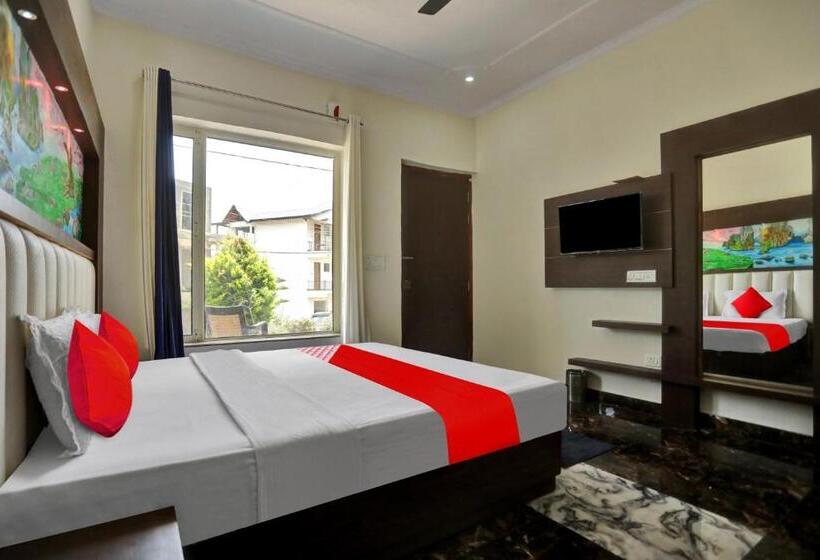 ホテル Oyo Lawendra Home Stay