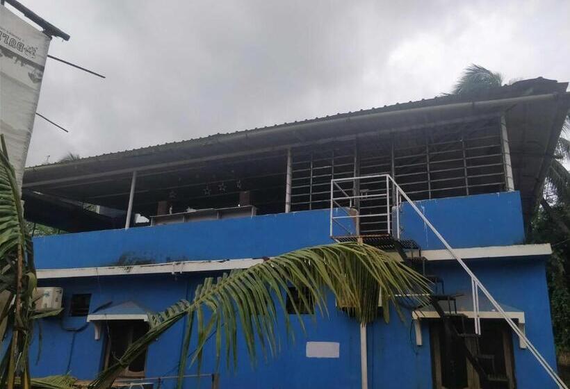 בית מלון כפרי Oyo Monkey Shanti