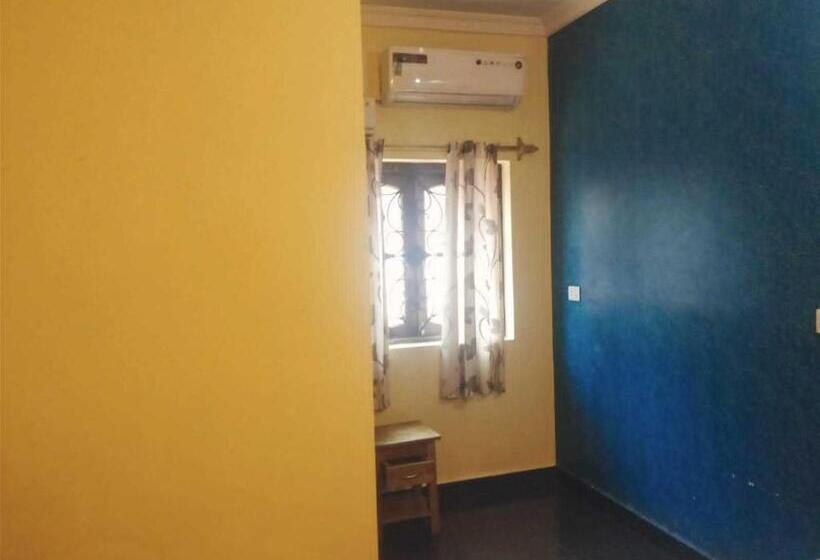 בית מלון כפרי Oyo Monkey Shanti