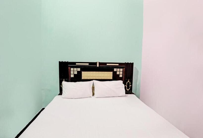 ホテル Oyo Royal Inn