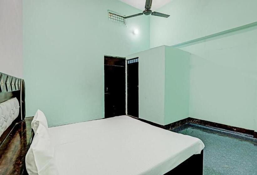 ホテル Oyo Royal Inn