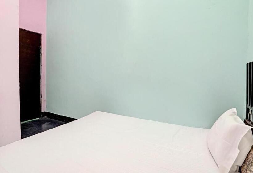 ホテル Oyo Royal Inn