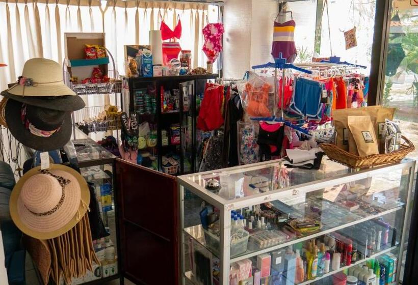 Отель Plaza Mazari