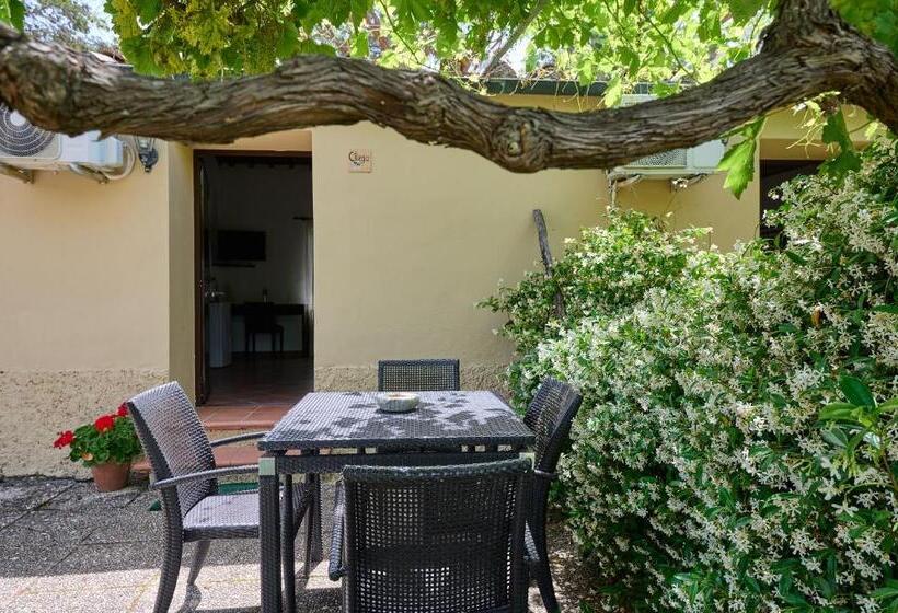 هتل Podere Scoldasu   Venere