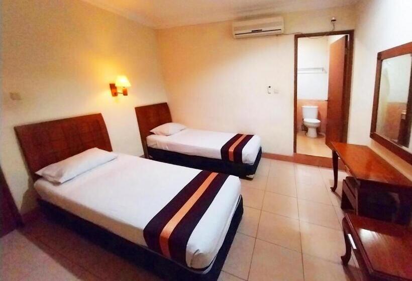 Отель Horison Resort Pondok Layung Anyer