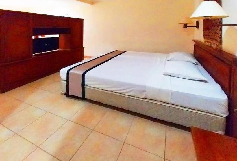 Отель Horison Resort Pondok Layung Anyer