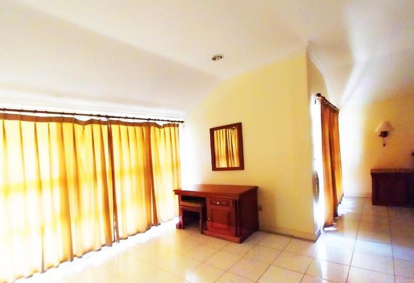 Отель Horison Resort Pondok Layung Anyer