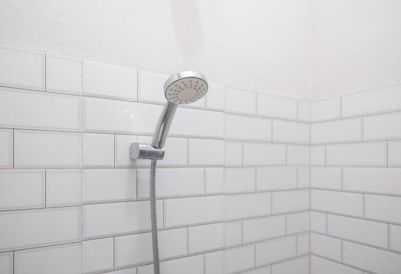 فندق Reddoorz Syariah Near Stasiun Klaten