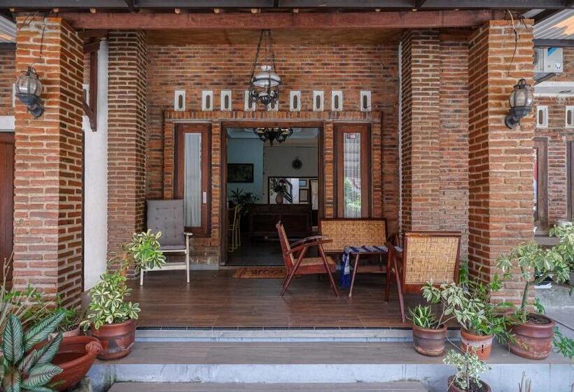 فندق Reddoorz Syariah Near Stasiun Klaten