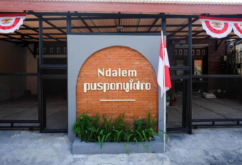 فندق Reddoorz Syariah Near Stasiun Klaten