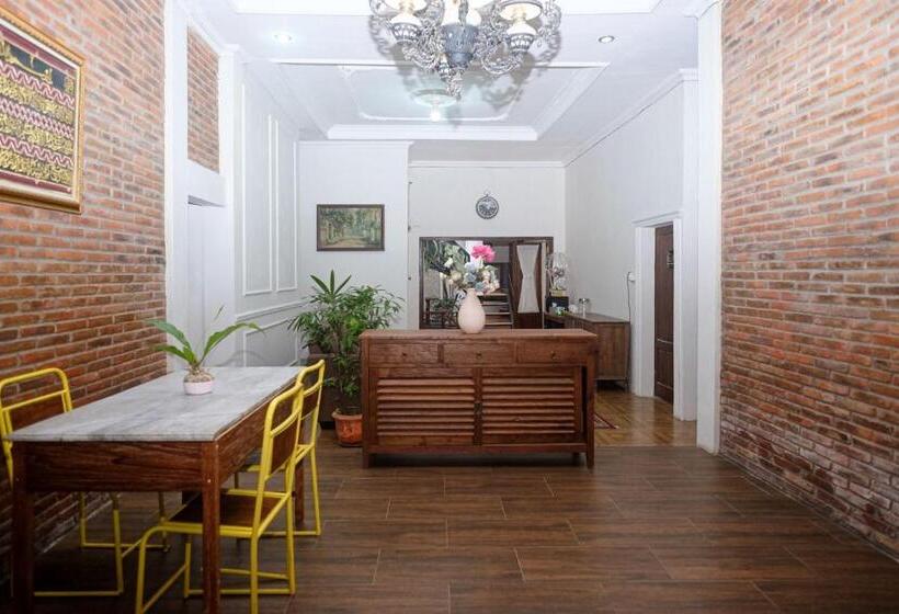 فندق Reddoorz Syariah Near Stasiun Klaten