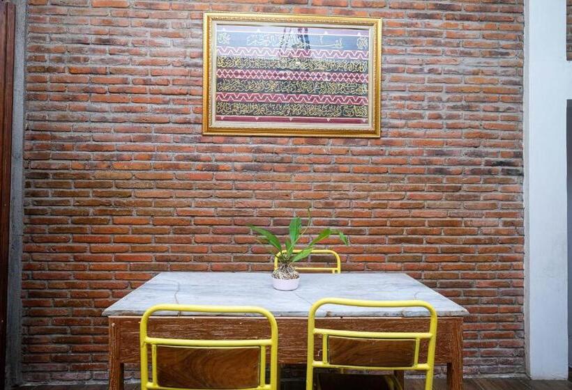 فندق Reddoorz Syariah Near Stasiun Klaten