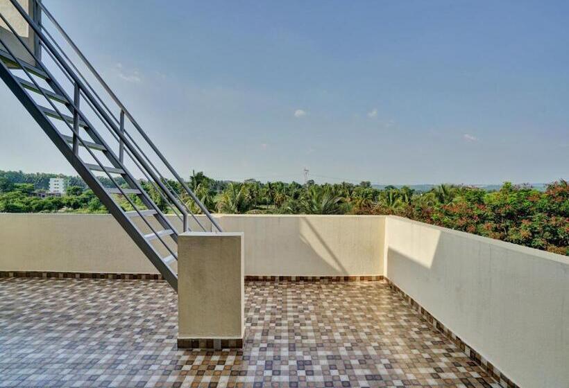 בית מלון כפרי Spot On 81261 Karthik Deluxe