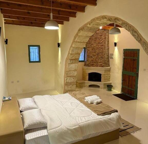 هتل Tafileh Sila A Heritage Village