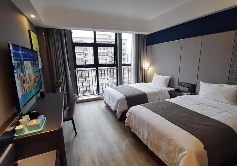 Hotel Thank Inn Plus Hanzhong High Speed Railway Station