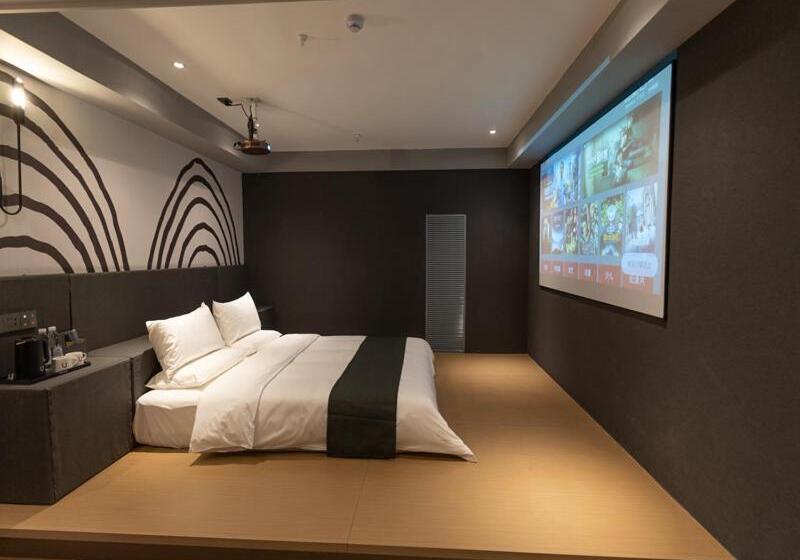 בית מלון כפרי Thank Inn Plus Lanzhou New District Zhongchuan Airport Rainbow City